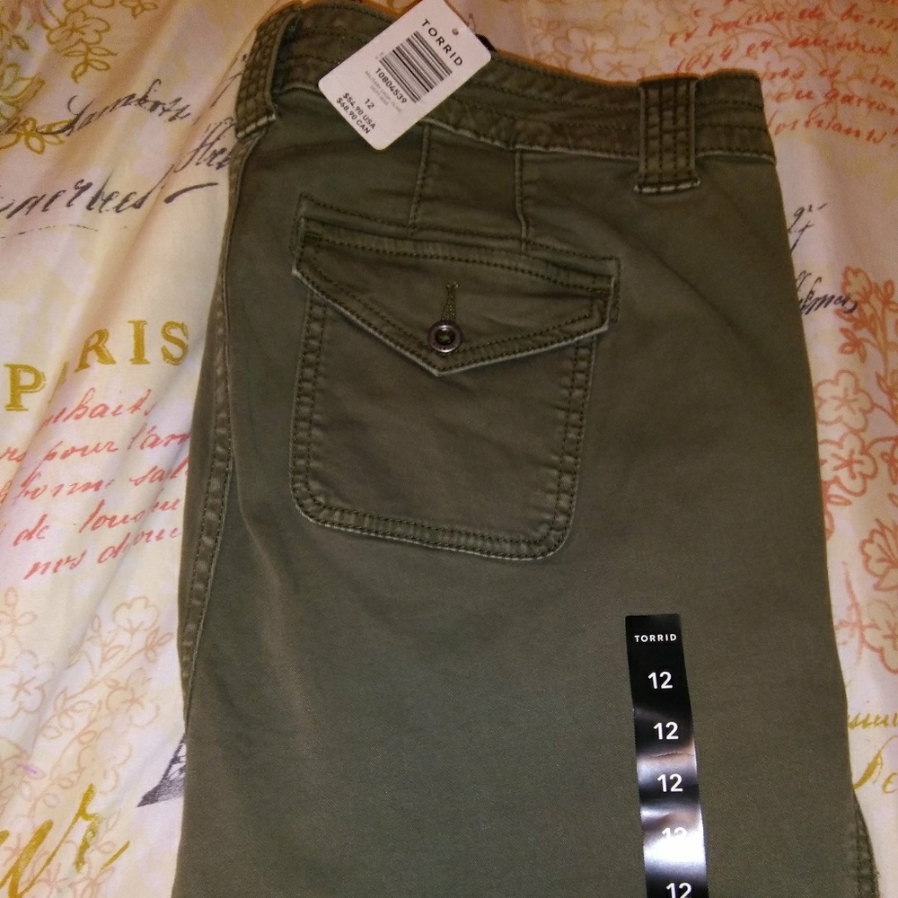 Capris - Picture 2 of 4